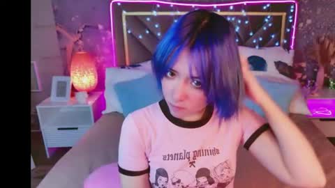 Snapshot of catharinejones chatting on June 10, 8:35 am KettieHi My name is Katie I love drawing and I can play the guitar. And love dancing online show from June 10, 8:35 am