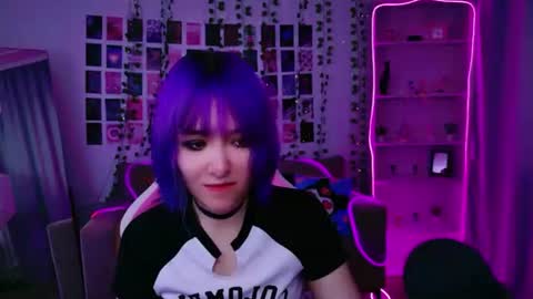 Snapshot of catharinejones chatting on June 22, 8:22 am KettieHi My name is Katie I love drawing and I can play the guitar. And love dancing online show from June 22, 8:22 am