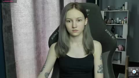 Snapshot of cathell chatting on May 19, 12:44 pm Sam online show from May 19, 12:44 pm