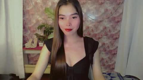 Snapshot of catherine_365 chatting on April 28, 9:47 am catherine_365 online show from April 28, 9:47 am