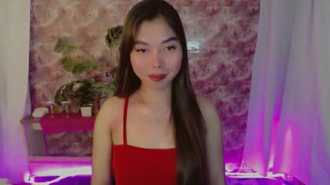 Snapshot of catherine_365 chatting on May 5, 2:58 pm catherine_365 online show from May 5, 2:58 pm