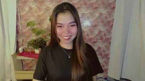 Snapshot of catherine_365 chatting on May 10, 6:35 pm catherine_365 online show from May 10, 6:35 pm
