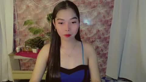 Snapshot of catherine_365 chatting on May 11, 6:49 pm catherine_365 online show from May 11, 6:49 pm