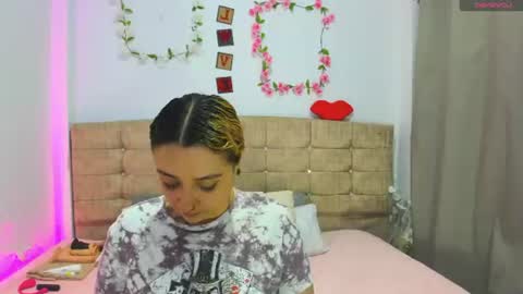 catherine_and_tara online show from June 20, 8:22 pm