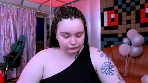 Snapshot of catherineclaire chatting on June 17, 5:25 pm catherineclaire online show from June 17, 5:25 pm