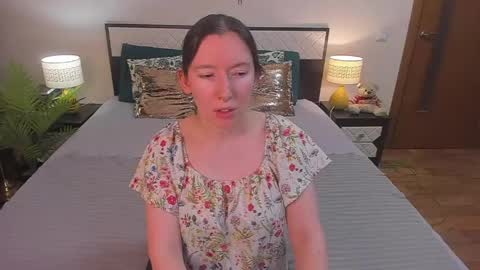 Snapshot of catherinewalls chatting on April 23, 4:35 am Catrin online show from April 23, 4:35 am