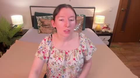 Snapshot of catherinewalls chatting on April 24, 4:48 am Catrin online show from April 24, 4:48 am
