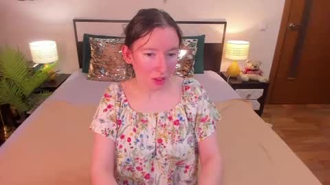 Snapshot of catherinewalls chatting on April 28, 4:17 am Catrin online show from April 28, 4:17 am