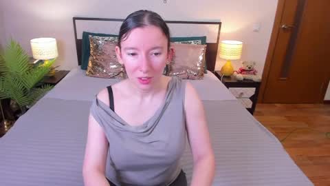 Snapshot of catherinewalls chatting on May 1, 4:50 am Catrin online show from May 1, 4:50 am