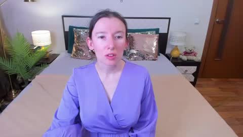 Snapshot of catherinewalls chatting on May 3, 3:56 am Catrin online show from May 3, 3:56 am