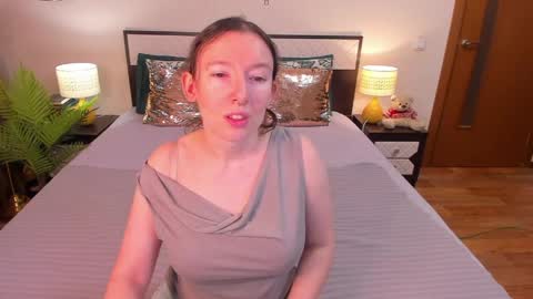 Snapshot of catherinewalls chatting on May 9, 4:17 am Catrin online show from May 9, 4:17 am