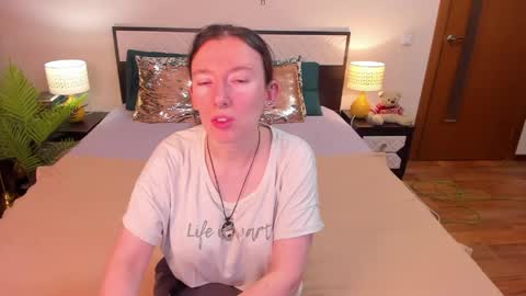 Snapshot of catherinewalls chatting on May 12, 4:53 am Catrin online show from May 12, 4:53 am