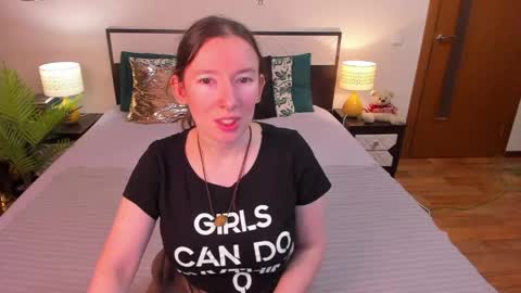 Snapshot of catherinewalls chatting on May 14, 5:25 am Catrin online show from May 14, 5:25 am