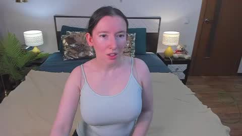 Snapshot of catherinewalls chatting on June 10, 4:12 am Catrin online show from June 10, 4:12 am
