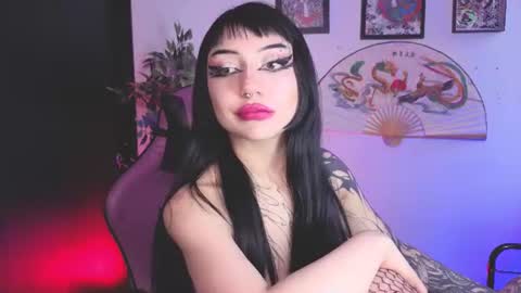 Snapshot of cati_petite chatting on July 9, 7:29 pm Cati help me reach my goal of 100 thumbs up again 3 online show from July 9, 7:29 pm