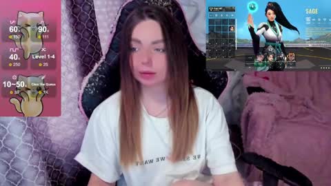 Snapshot of catisyfury chatting on April 23, 11:31 am . . online show from April 23, 11:31 am