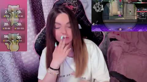Snapshot of catisyfury chatting on April 23, 12:29 pm . . online show from April 23, 12:29 pm