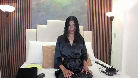 catiusca_reyes_03 online show from November 25, 1:55 pm