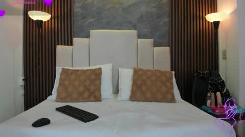 catiusca_reyes_03 online show from March 15, 12:22 pm