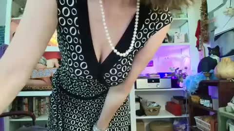 some call me djcatnips some call me CC but i love it when you call me miss catnips  online show from September 8, 6:29 pm