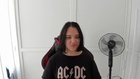 Snapshot of catrine_cute chatting on June 17, 7:22 am Catrine online show from June 17, 7:22 am