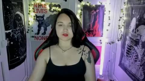 Snapshot of catrine_cute chatting on June 22, 6:43 am Catrine online show from June 22, 6:43 am
