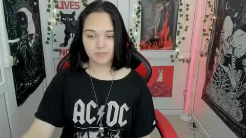 Snapshot of catrine_cute chatting on June 26, 7:24 am Catrine online show from June 26, 7:24 am