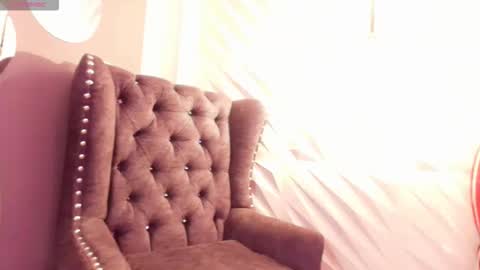 Snapshot of cattaleya_nocturna chatting on November 10, 3:27 am Cattaleya nocturna online show from November 10, 3:27 am