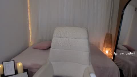 Snapshot of caty_loves chatting on June 10, 10:52 pm Caty online show from June 10, 10:52 pm