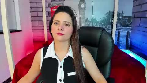 Snapshot of caty_sex4u chatting on July 28, 10:10 am caty online show from July 28, 10:10 am