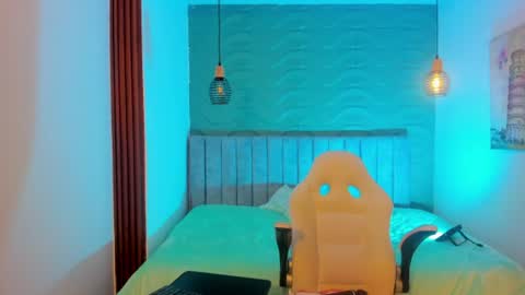 Snapshot of caty_sex4u chatting on August 5, 10:29 am caty online show from August 5, 10:29 am