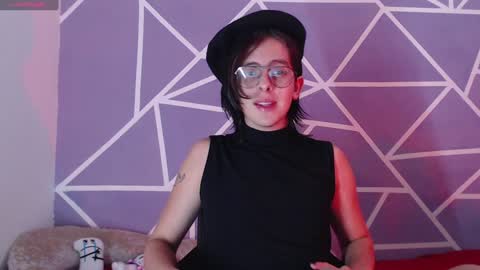 cava_pretty online show from December 31, 8:59 am