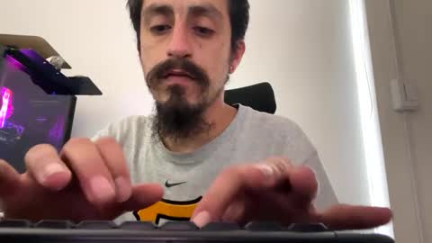Snapshot of cayu_frensh94 chatting on March 8, 10:13 pm cayu_frensh94 online show from March 8, 10:13 pm
