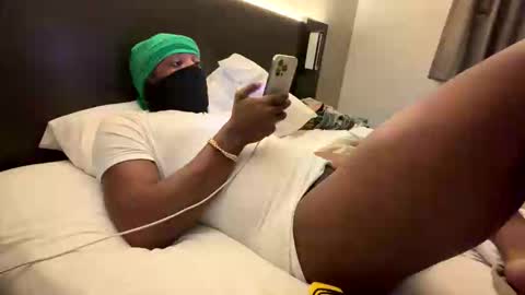 Snapshot of cb8989 chatting on April 16, 9:21 am Flex online show from April 16, 9:21 am