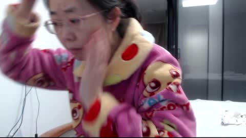 Snapshot of cbz112233 chatting on February 11, 10:07 pm ANNYANNY online show from February 11, 10:07 pm