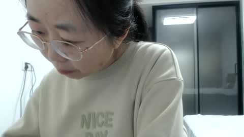 Snapshot of cbz112233 chatting on February 22, 3:25 pm ANNYANNY online show from February 22, 3:25 pm