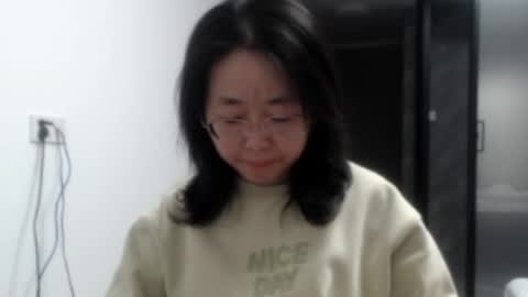 Snapshot of cbz112233 chatting on March 1, 4:22 pm ANNYANNY online show from March 1, 4:22 pm