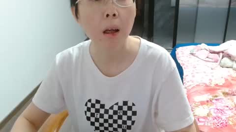 Snapshot of cbz112233 chatting on April 30, 5:52 pm ANNYANNY online show from April 30, 5:52 pm