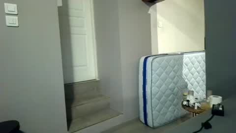 cclovefrench online show from March 8, 2:04 am