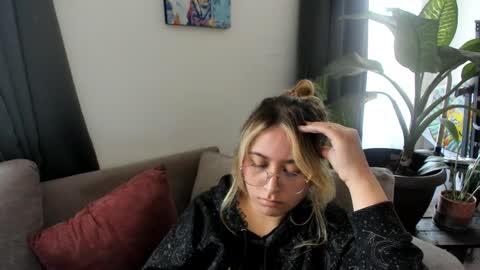 ccuteass online show from January 20, 4:01 pm