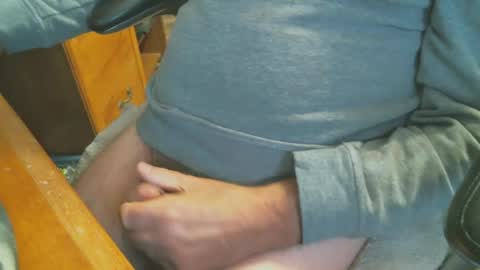 Snapshot of cczt154 chatting on December 19, 9:17 pm CCzt154 online show from December 19, 9:17 pm