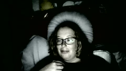 Snapshot of cdutton1997 chatting on June 19, 1:43 am cdutton1997 online show from June 19, 1:43 am