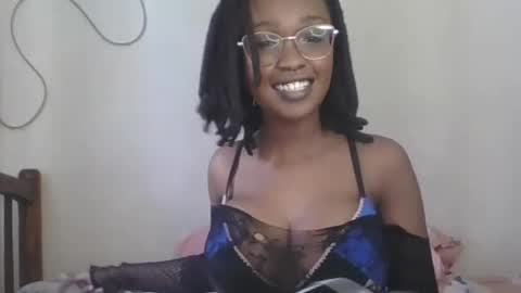 Snapshot of cece_spike chatting on August 8, 8:05 am Cece spike online show from August 8, 8:05 am
