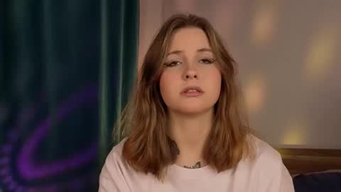 Lina  online show from February 3, 7:08 pm