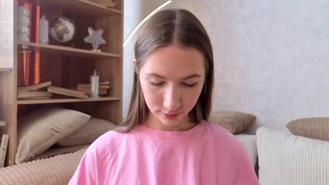 Snapshot of cel1ne_secret chatting on September 9, 6:24 am Josie Manesi online show from September 9, 6:24 am