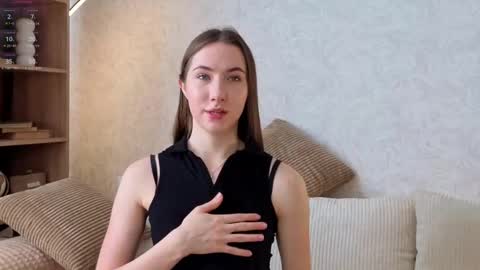 Snapshot of cel1ne_secret chatting on September 24, 5:44 am Josie Manesi online show from September 24, 5:44 am