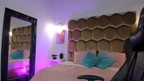 Snapshot of celene_rosejs chatting on April 27, 3:32 pm celene_rosejs online show from April 27, 3:32 pm