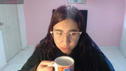 Snapshot of celeste817631 chatting on May 28, 1:30 pm celeste817631 online show from May 28, 1:30 pm