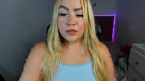 Snapshot of celeste__sweetx chatting on May 8, 6:35 pm Celeste Sweet online show from May 8, 6:35 pm
