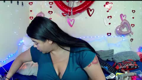 Snapshot of celeste_hotres chatting on May 18, 4:07 am celeste_hotres online show from May 18, 4:07 am